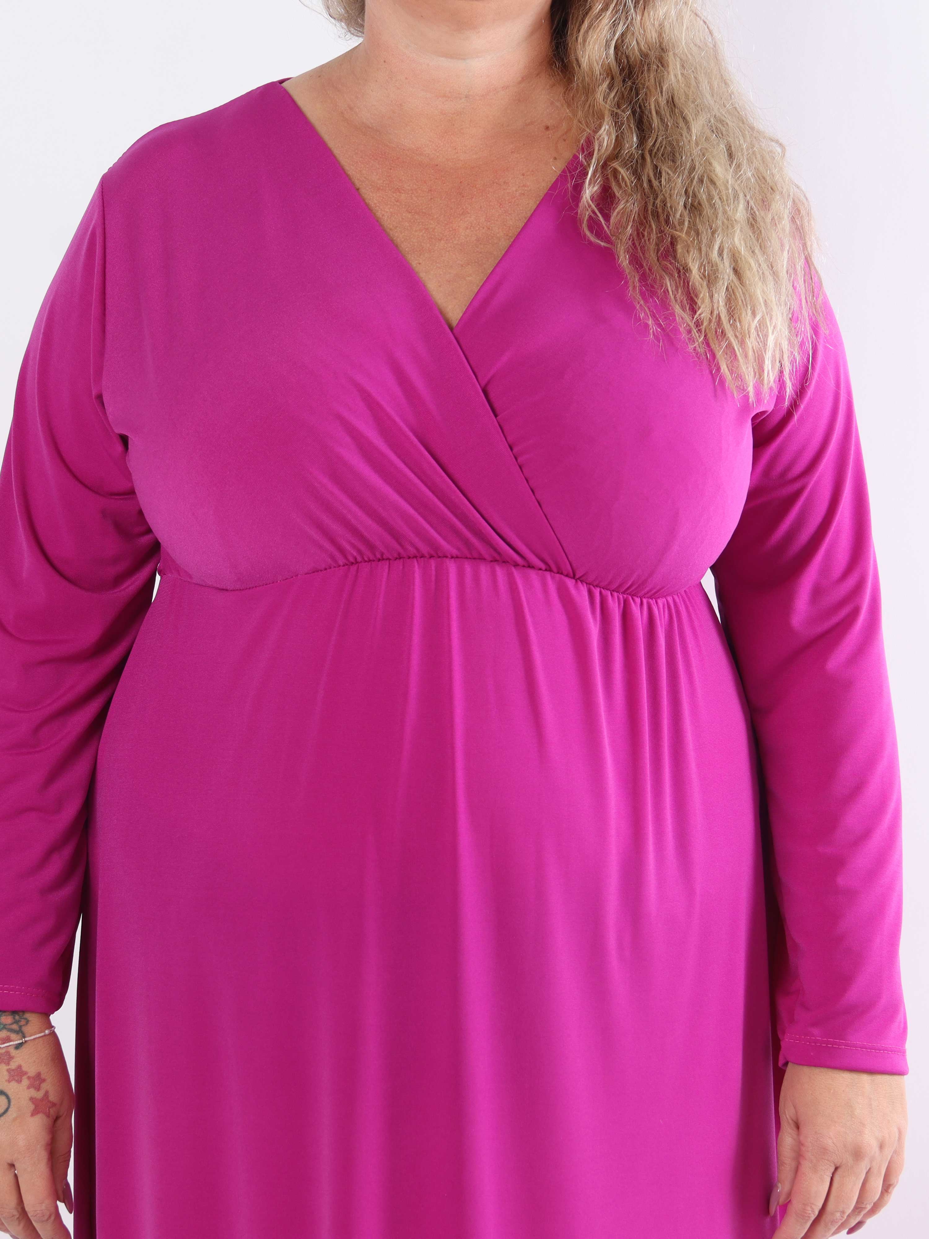 Nelly Plain - Elastisk enfärgad klänning i viskos i plusstorlek